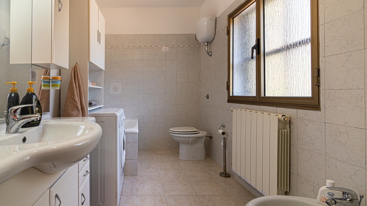 Photo of Bathroom in Iglesias Historic Centre