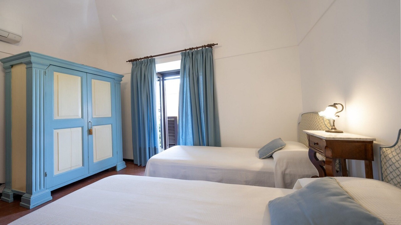 Photo of Bedroom in Meta