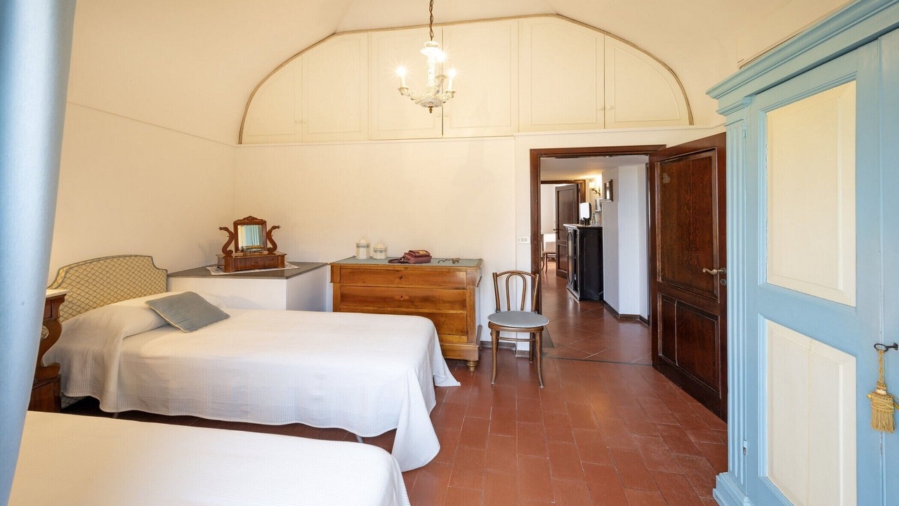 Photo of Bedroom in Meta