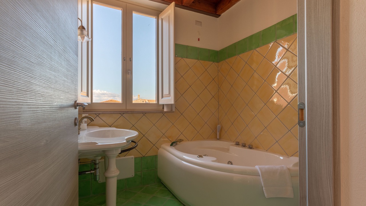 Photo of Bathroom in Oristano Historic Centre