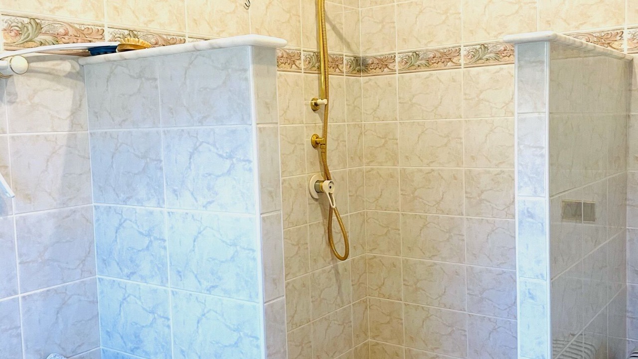 Photo of Bathroom in Triei