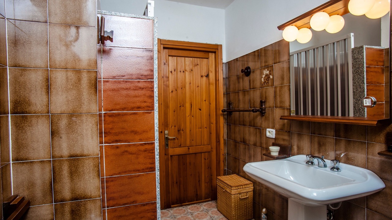 Photo of Bathroom in Sarroch