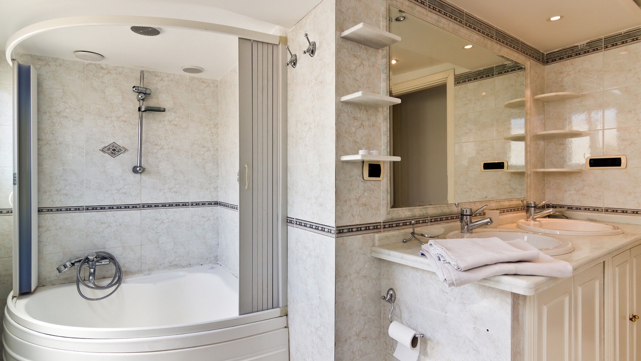 Photo of Bathroom in Marina District