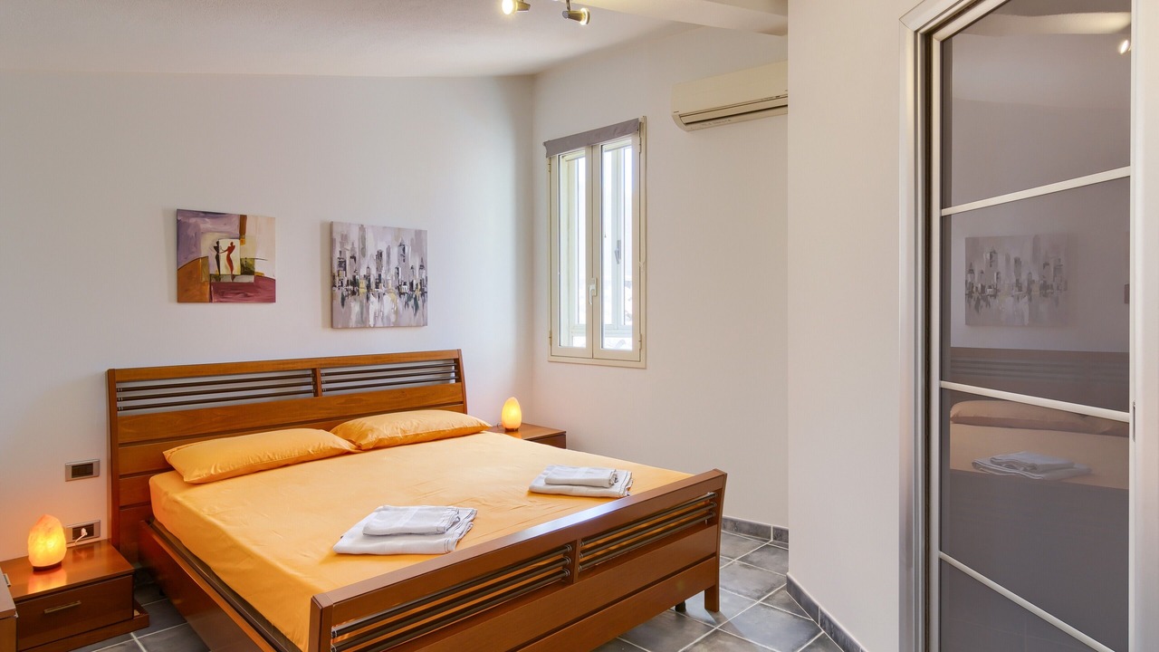 Photo of Bedroom in Marina District