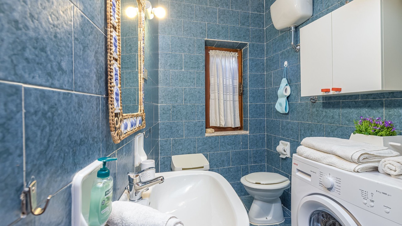 Photo of Bathroom in Baia Caddinas