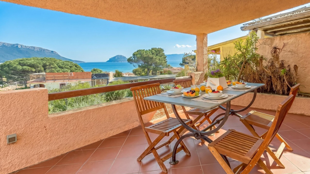 Photo of Patio Balcony in Baia Caddinas