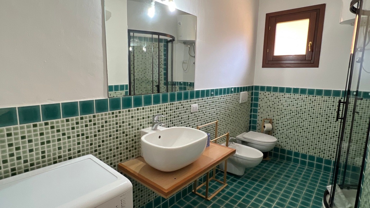 Photo of Bathroom in Baia Caddinas