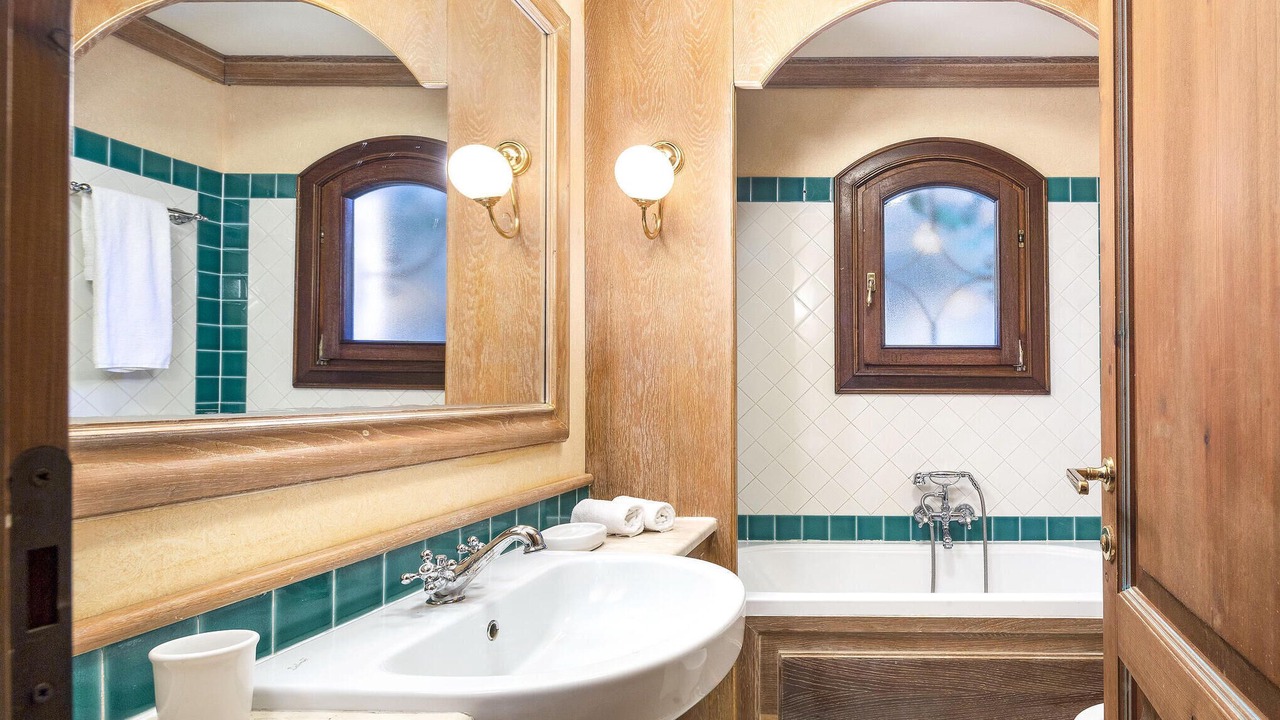 Photo of Bathroom in Liscia di Vacca