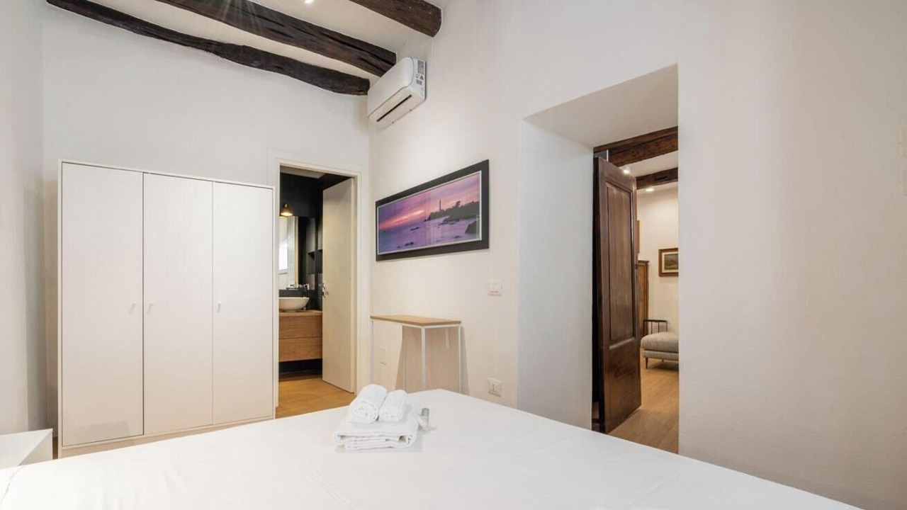 Photo of Bedroom in Historic Castle District