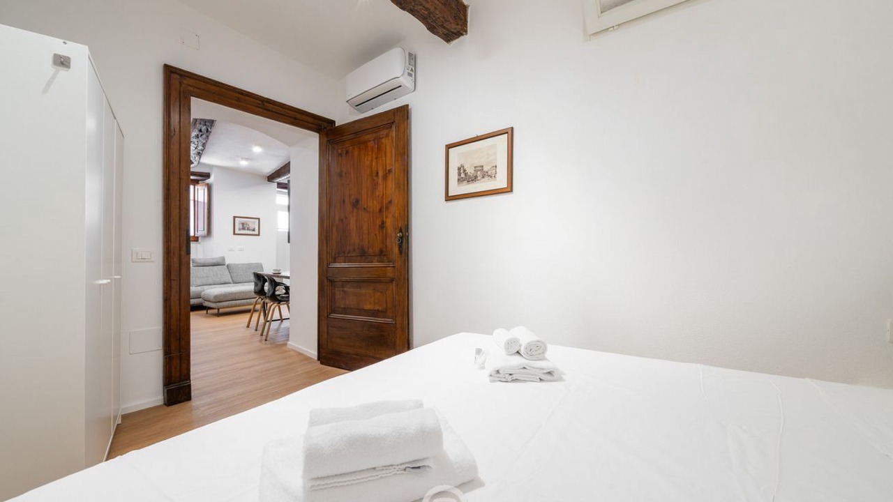 Photo of Bedroom in Historic Castle District