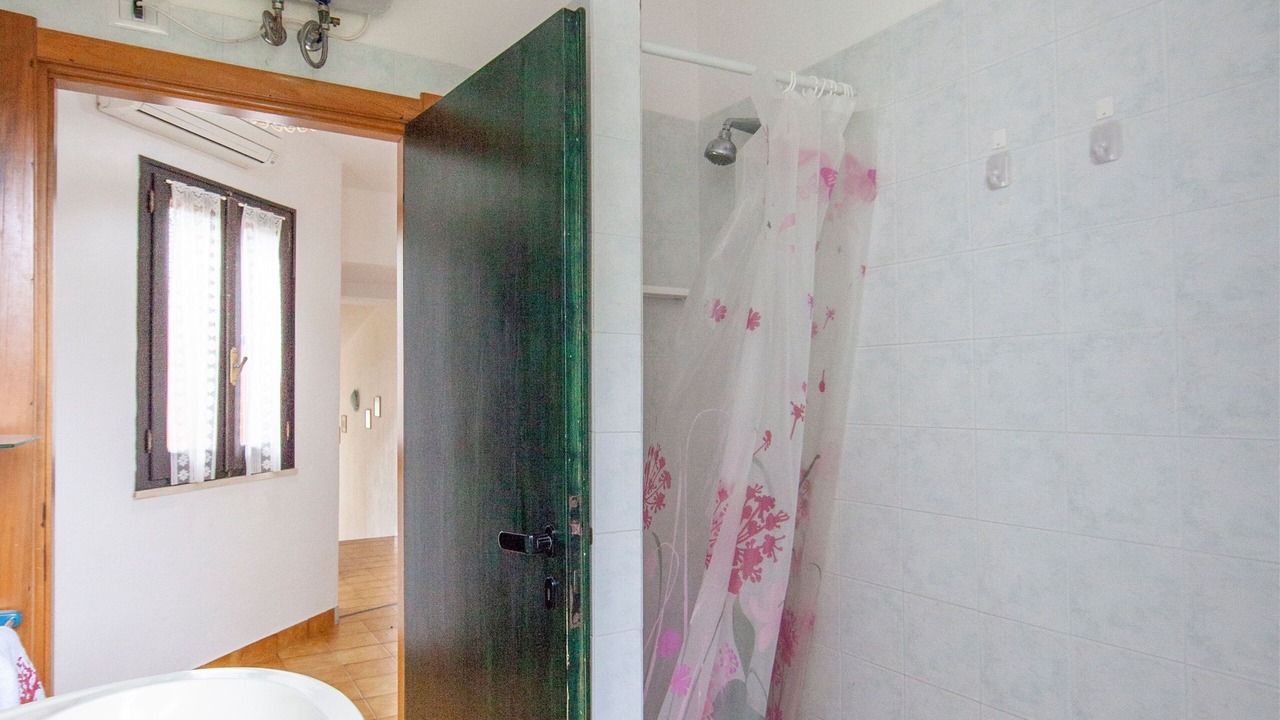 Photo of Bathroom in Notteri