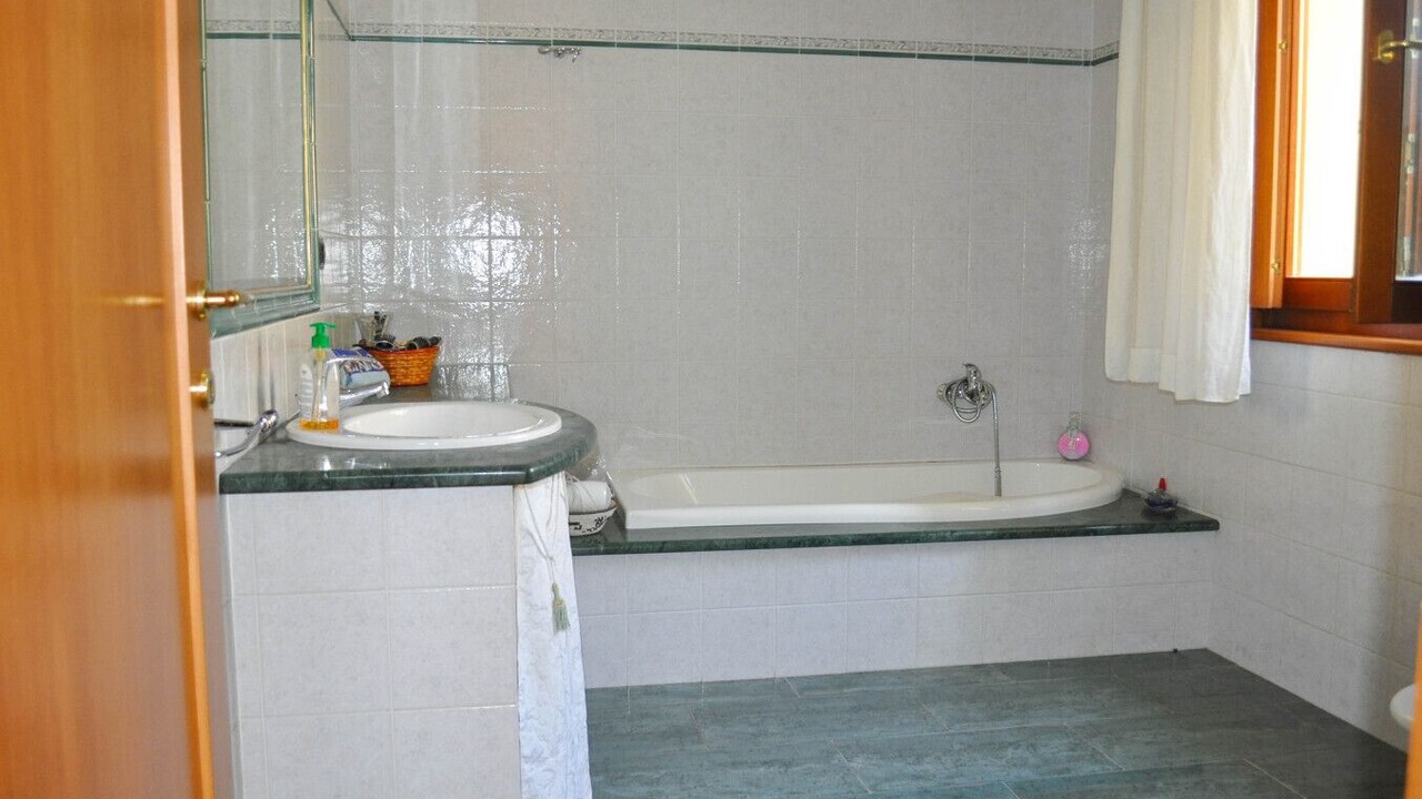 Photo of Bathroom in Laconi