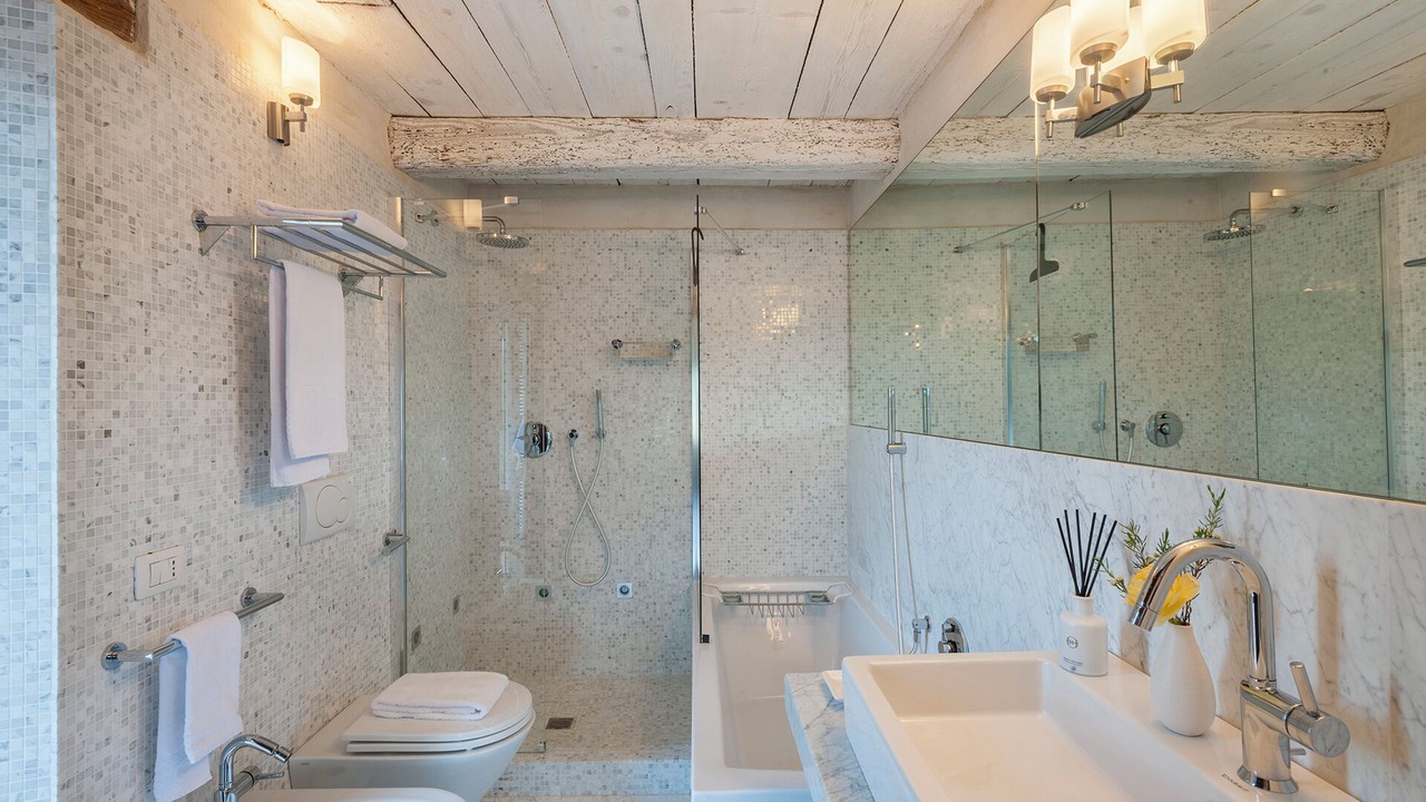 Photo of Bathroom in Centofinestre