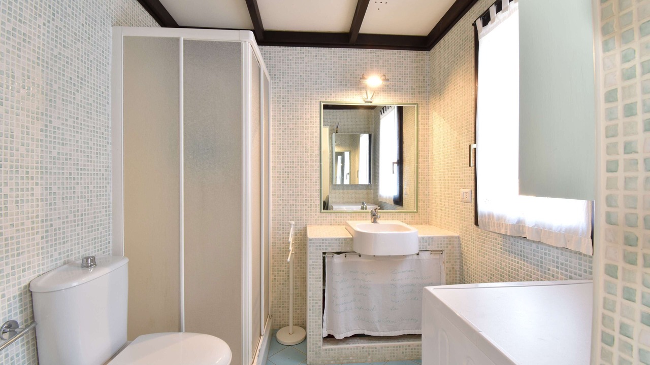 Photo of Bathroom in Rena Majore