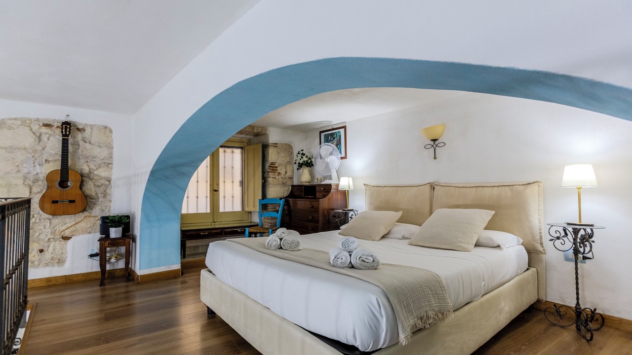 Photo of Bedroom in Historic Castle District