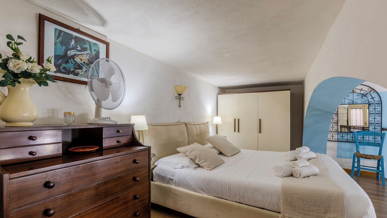 Photo of Bedroom in Historic Castle District