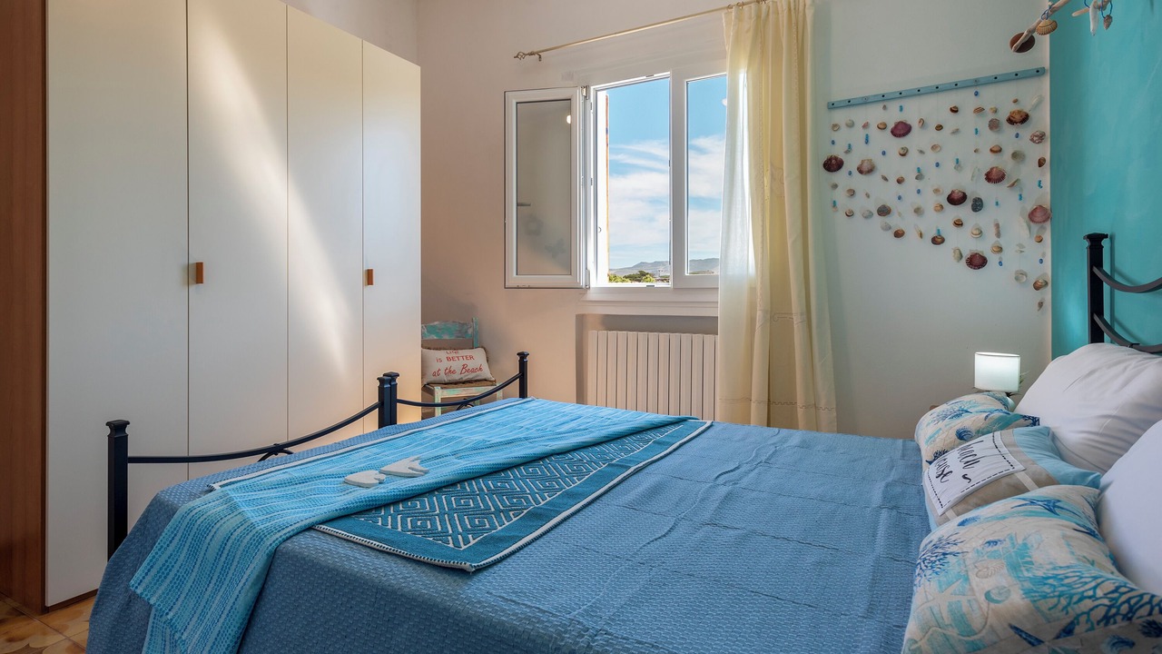 Photo of Bedroom in Eden Beach