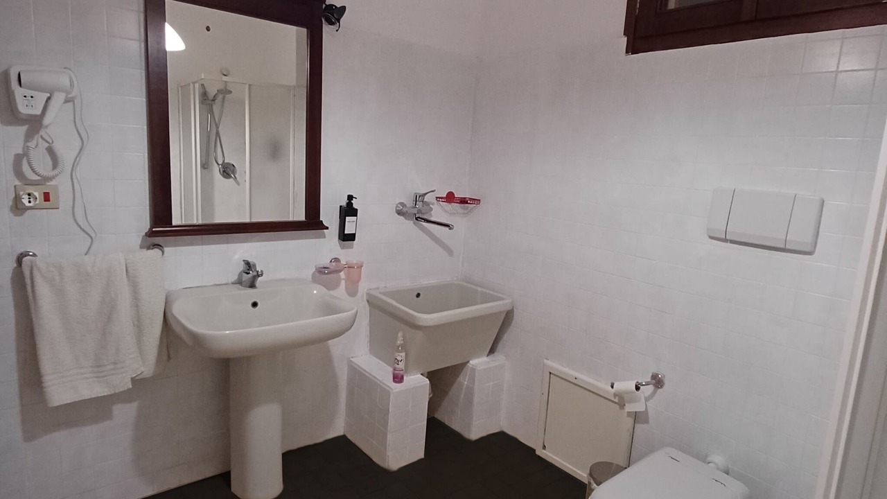 Photo of Bathroom in Tergu