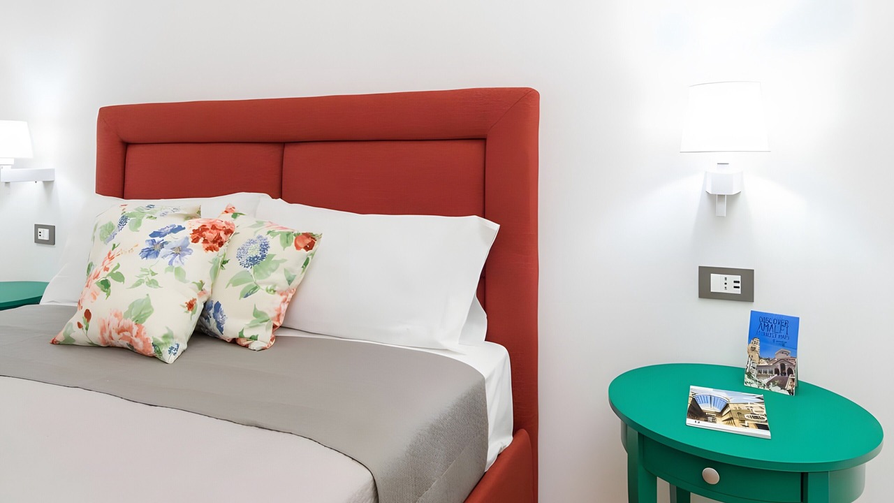 Photo of Bedroom in Meta