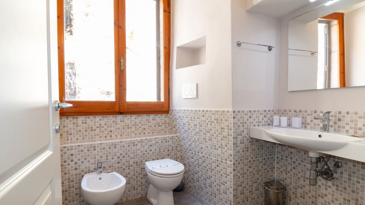 Photo of Bathroom in Bosa Historic Centre