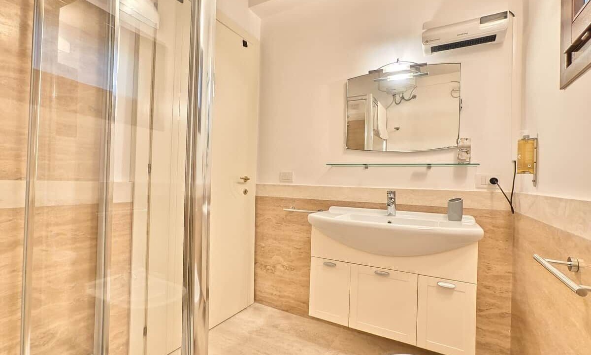 Photo of Bathroom in Marina District