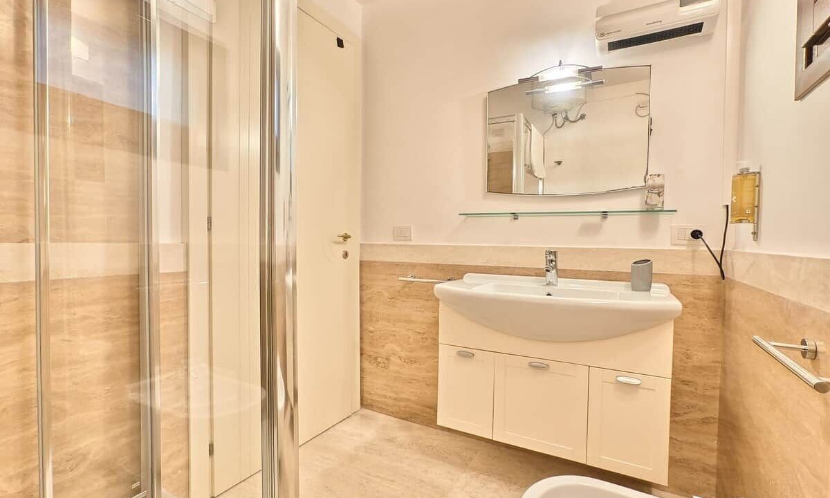 Photo of Bathroom in Marina District