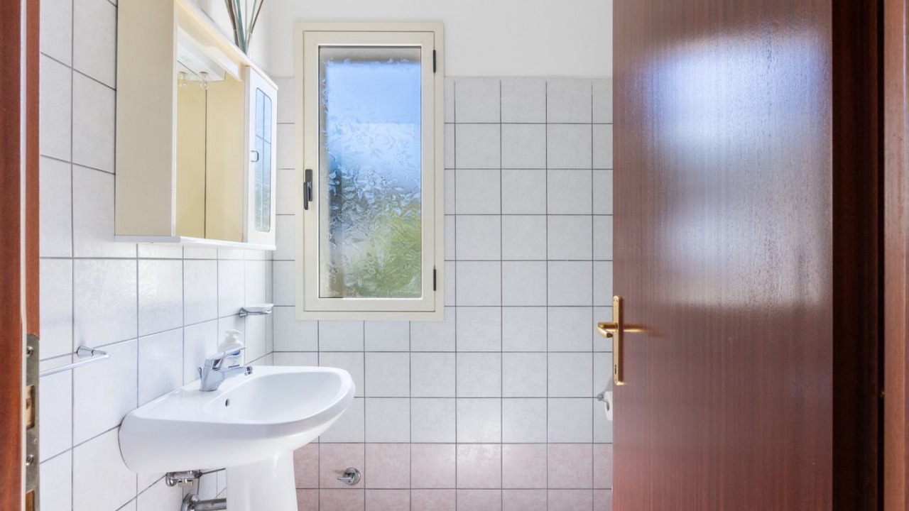 Photo of Bathroom in Buggerru