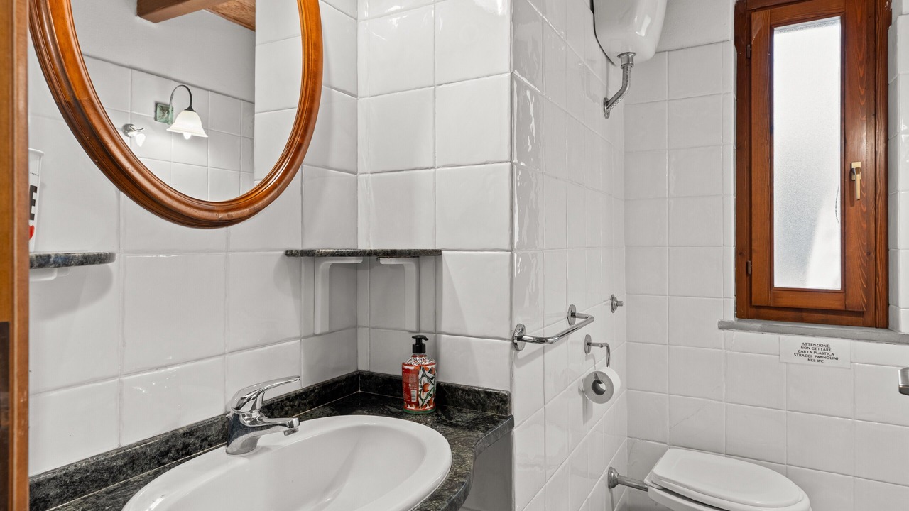 Photo of Bathroom in Narbolia
