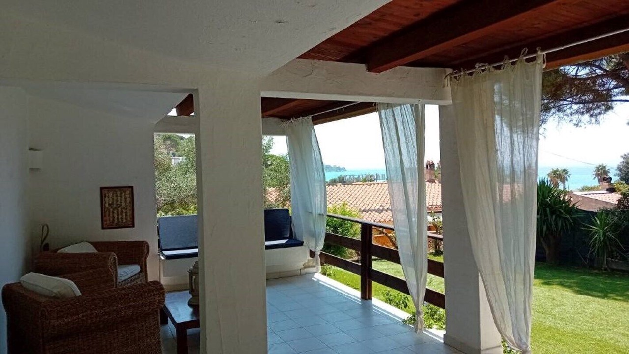 Photo of Patio Balcony in Geremeas