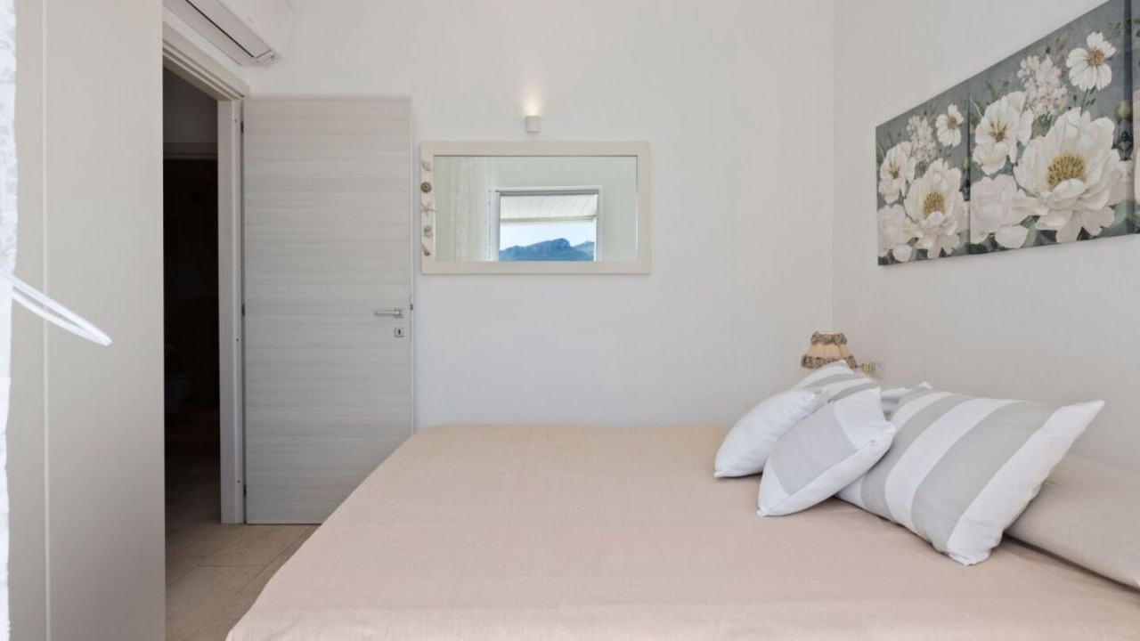 Photo of Bedroom in Baia Caddinas