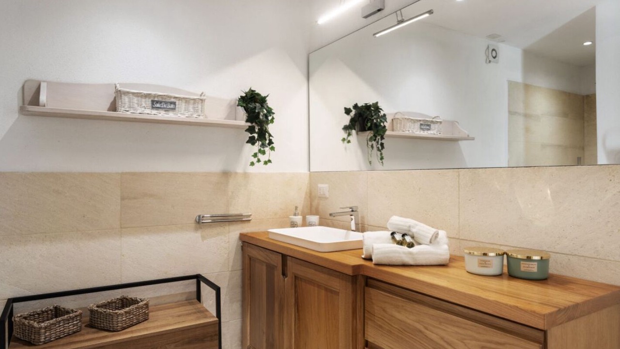 Photo of Bathroom in Baia Caddinas