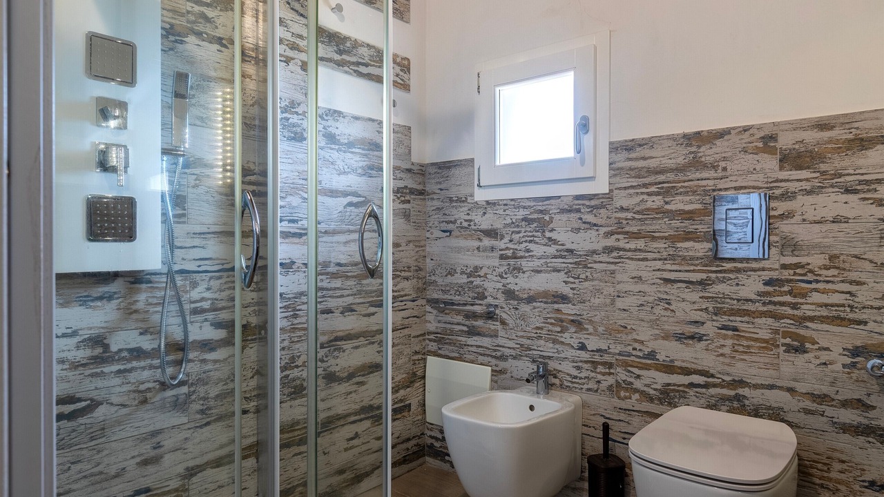 Photo of Bathroom in Tergu