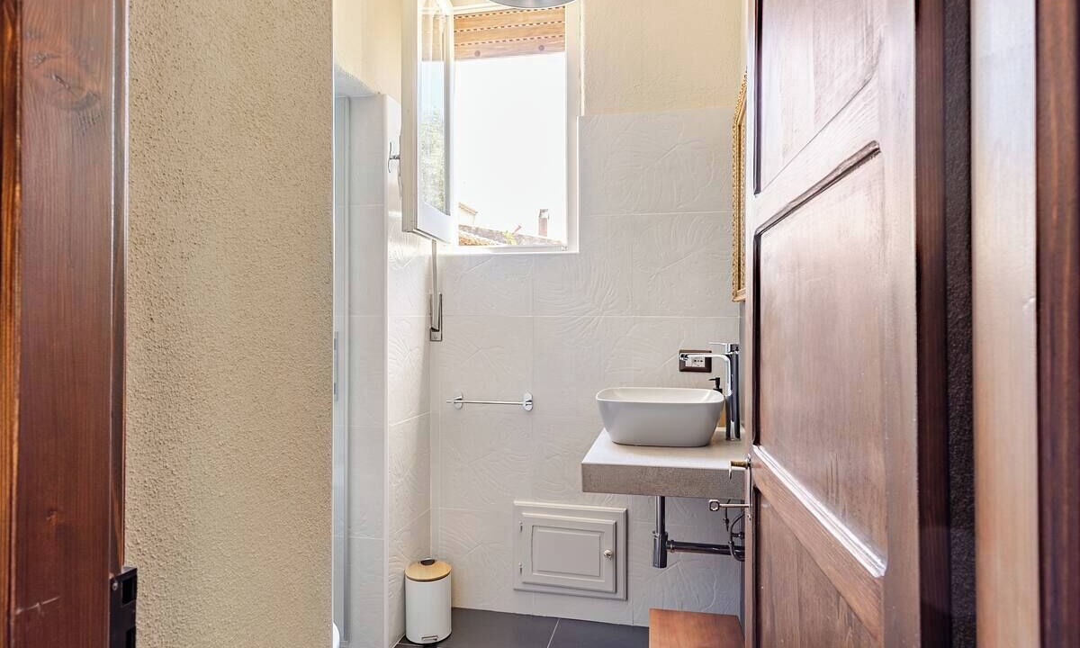 Photo of Bathroom in Tuili