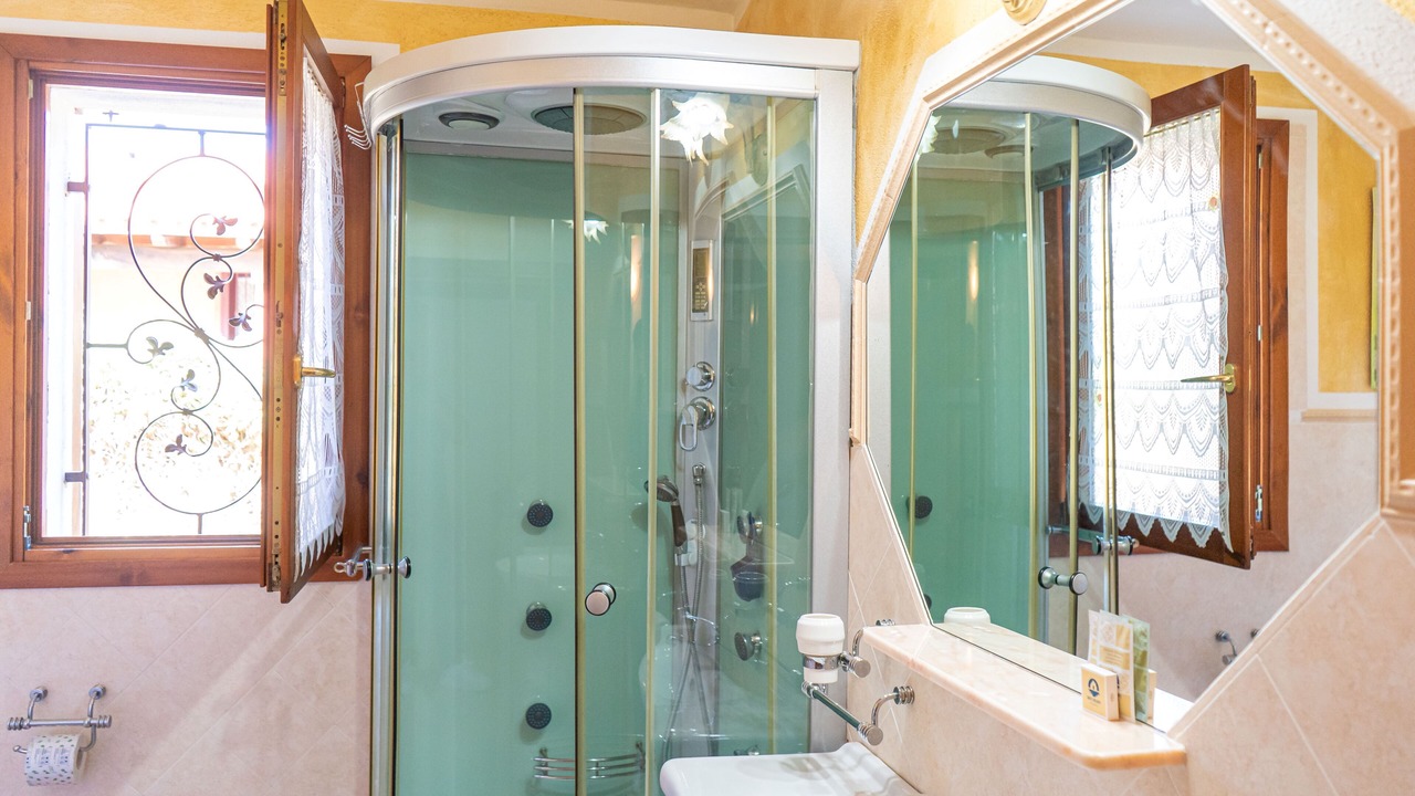Photo of Bathroom in Buddittogliu Straulas