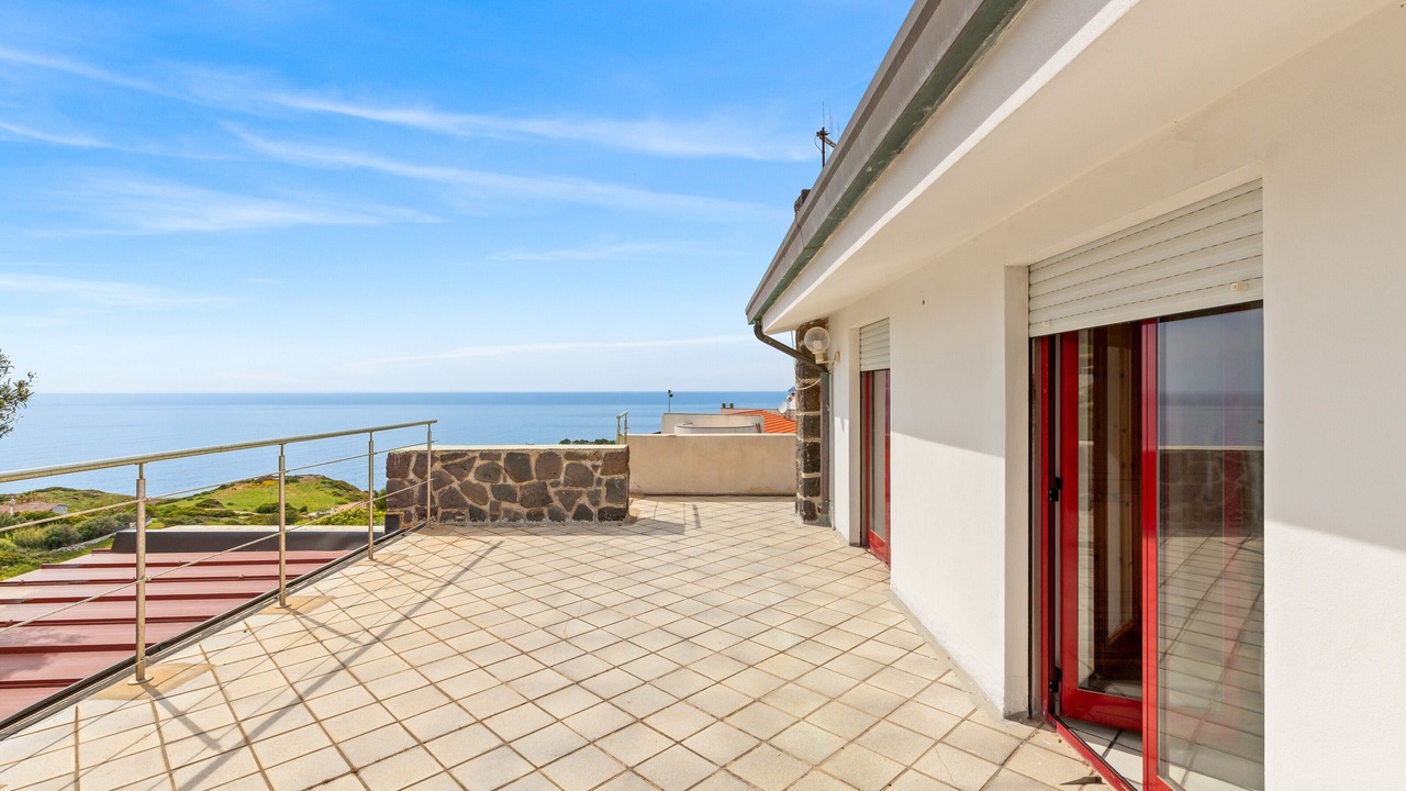 Photo of Patio Balcony in Magomadas