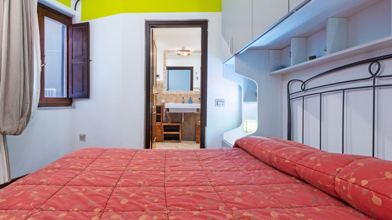 Photo of Bedroom in Historic Castle District