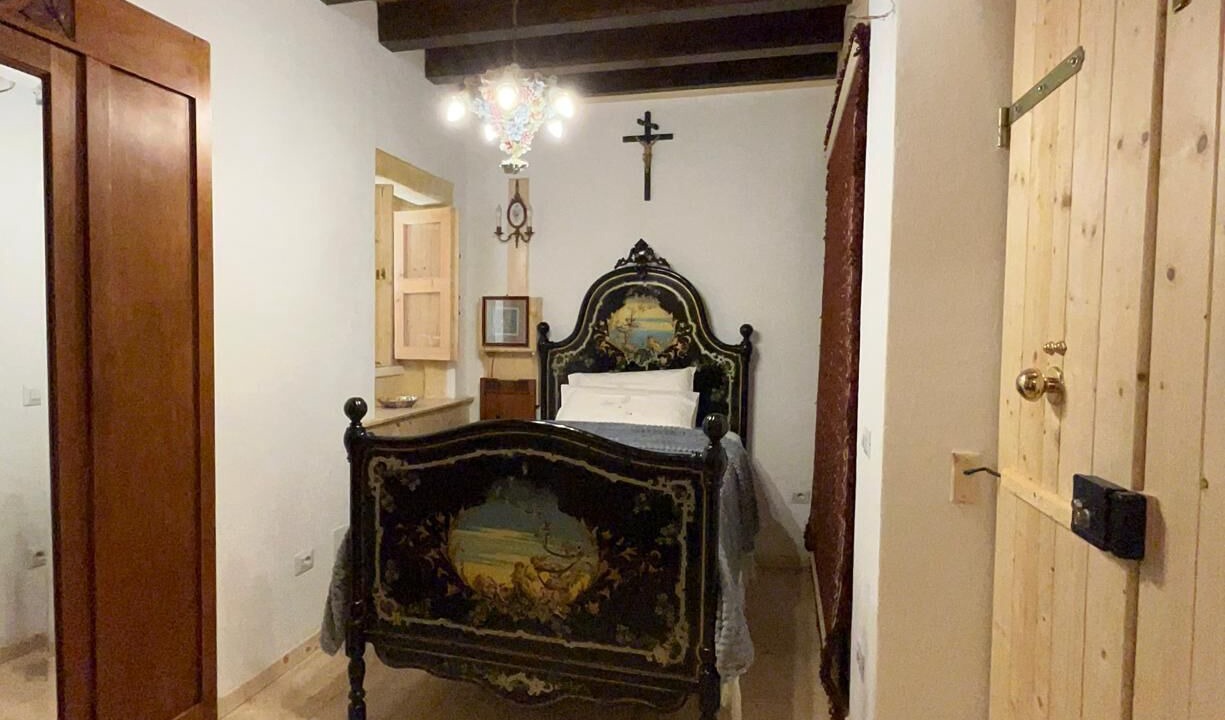 Photo of Bedroom in Historic Castle District