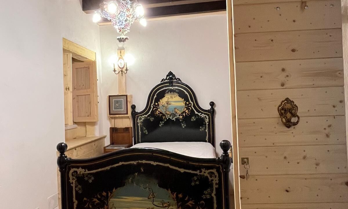 Photo of Bedroom in Historic Castle District