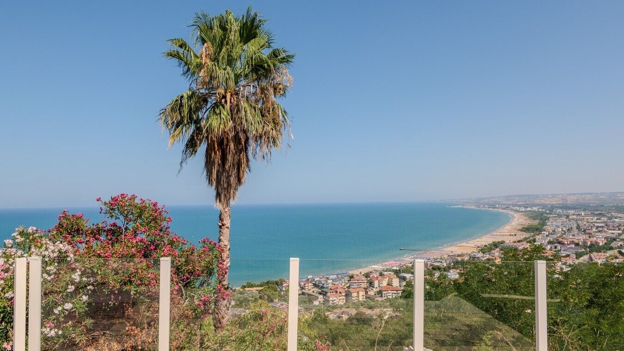 Photo of Others in Vasto