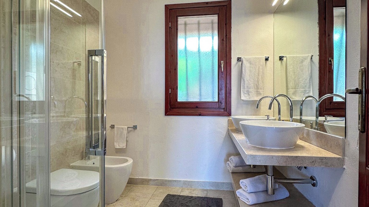 Photo of Bathroom in Tiriddo