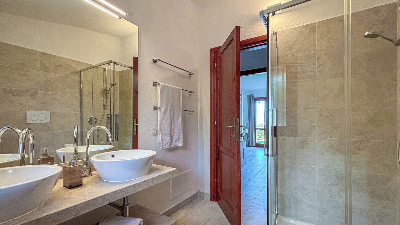 Photo of Bathroom in Tiriddo
