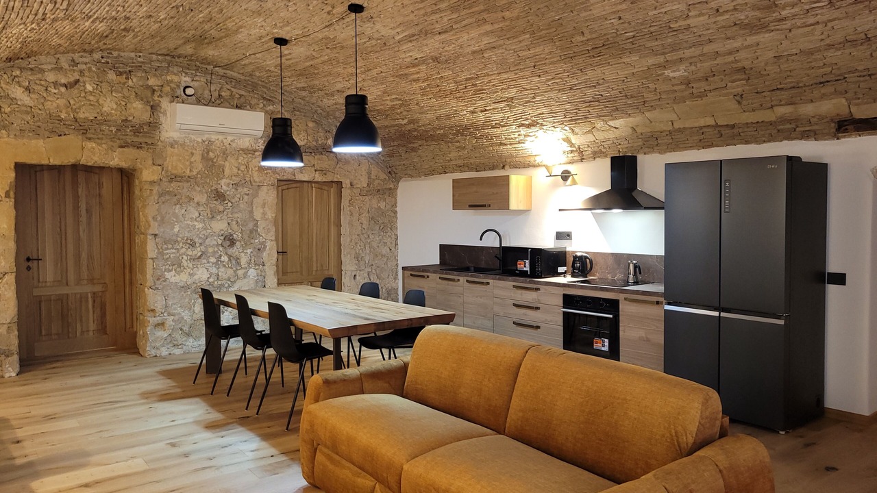 Photo of Livingroom in Historic Castle District