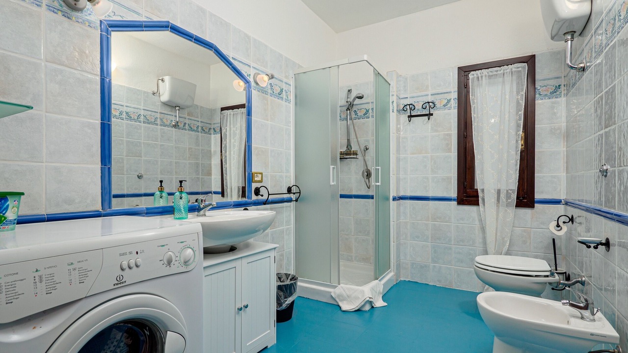 Photo of Bathroom in Padru