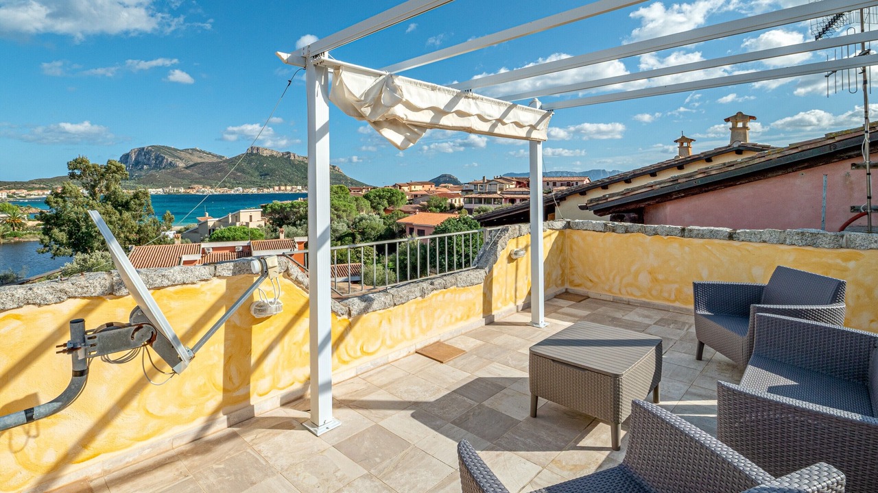 Photo of Patio Balcony in Baia Caddinas