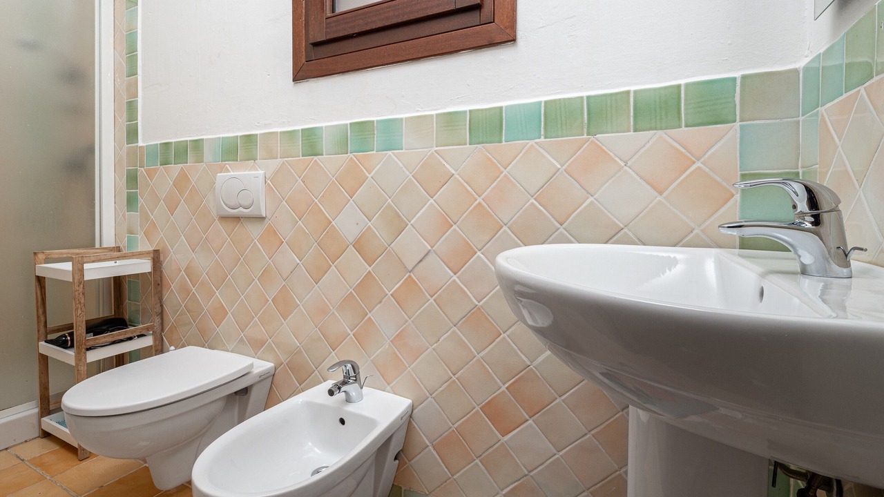 Photo of Bathroom in Baia Caddinas
