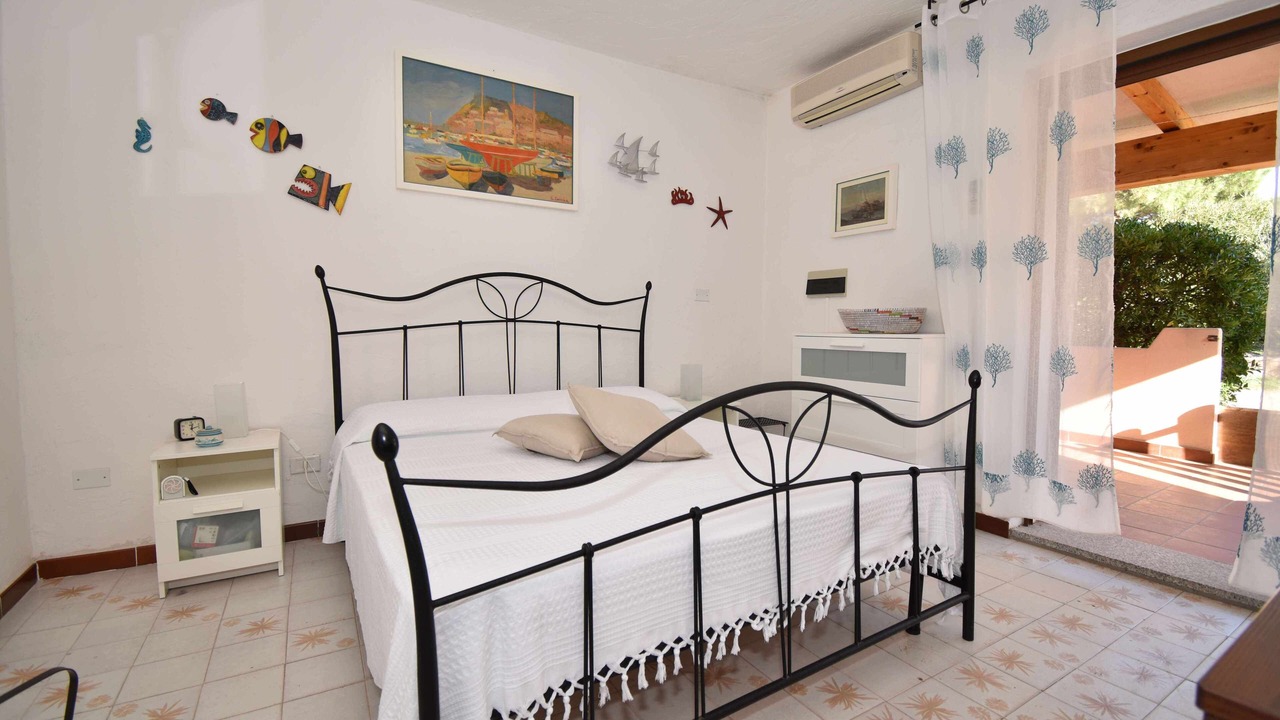 Photo of Bedroom in Rena Majore