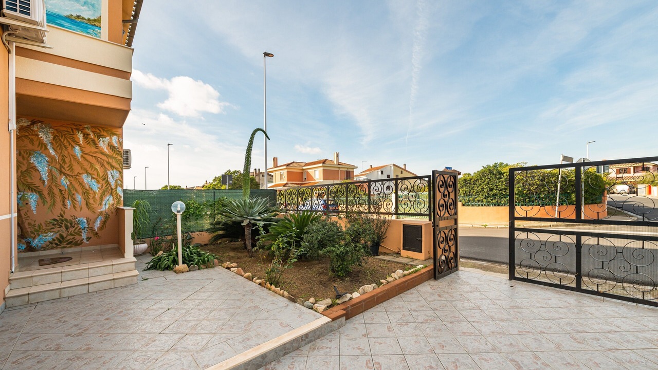 Photo of Outdoor in Capitana