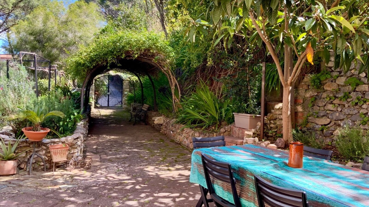 Photo of Outdoor in Bindua