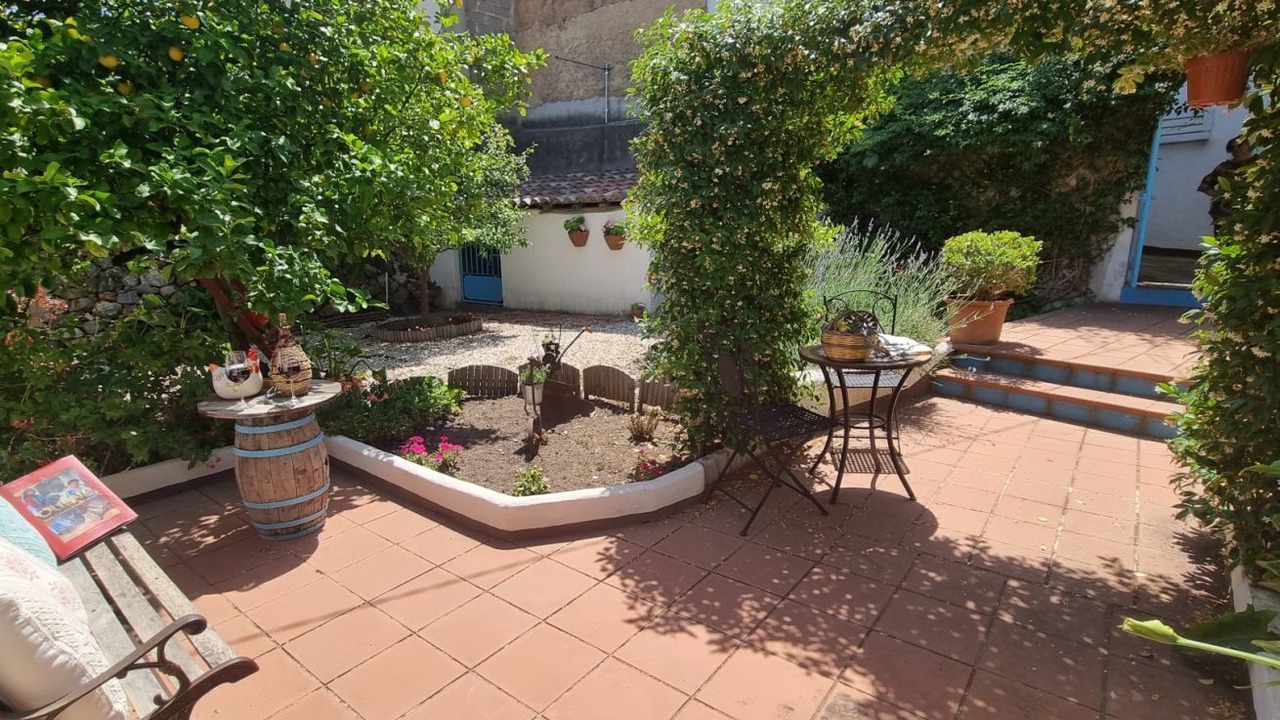Photo of Patio Balcony in Oliena