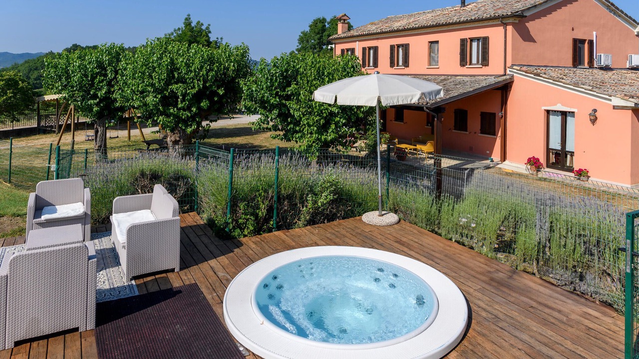 Photo of Outdoor in Urbania